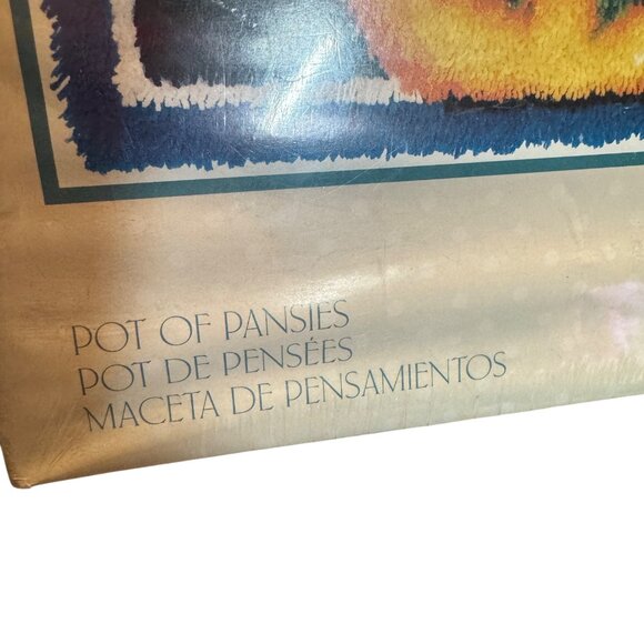 Vtg Caron WonderArt POT OF PANSIES Latch Hook Kit #4294  20" x 27" Flower Rug NI - Picture 7 of 12